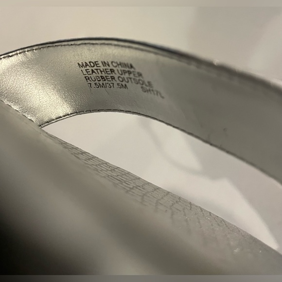 MICHAEL KORS Metallic Silver Snake Embossed Buckle Strap Stiletto Heel Size 7.5 - Picture 6 of 10